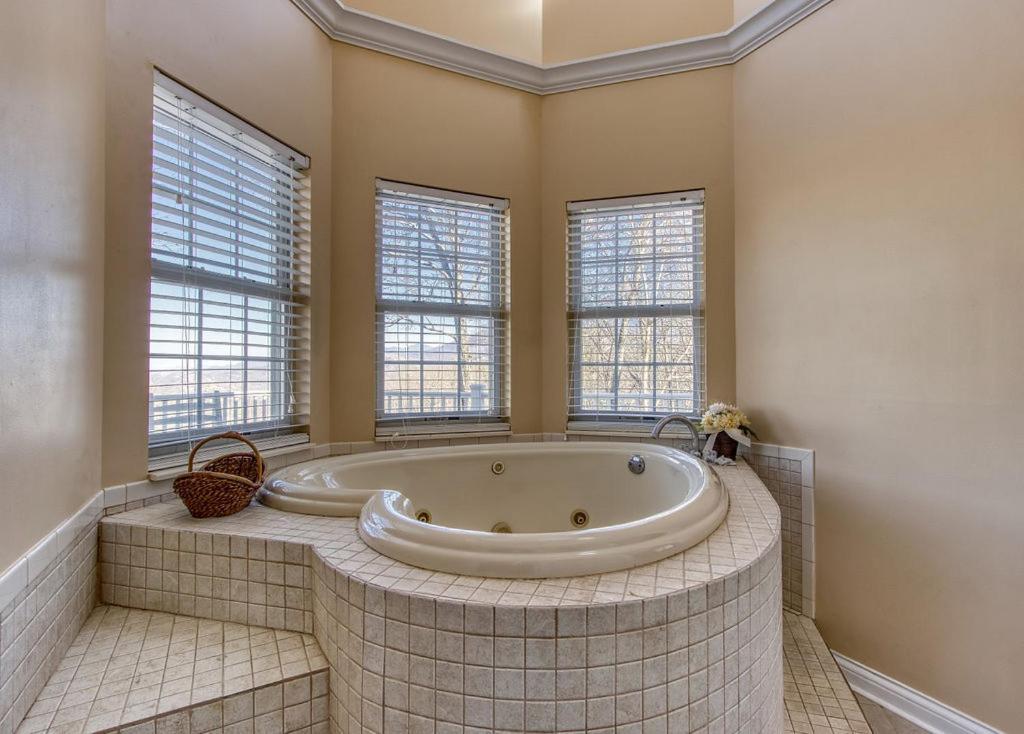 Ober Hideaway, Hot Tub, Wifi, 1089 Free Tickets Each Paid Day, Dollywood And More Gatlinburg Eksteriør bilde